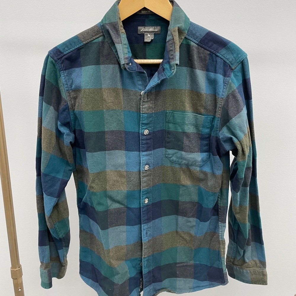 Eddie Bauer flannel button down in blues
